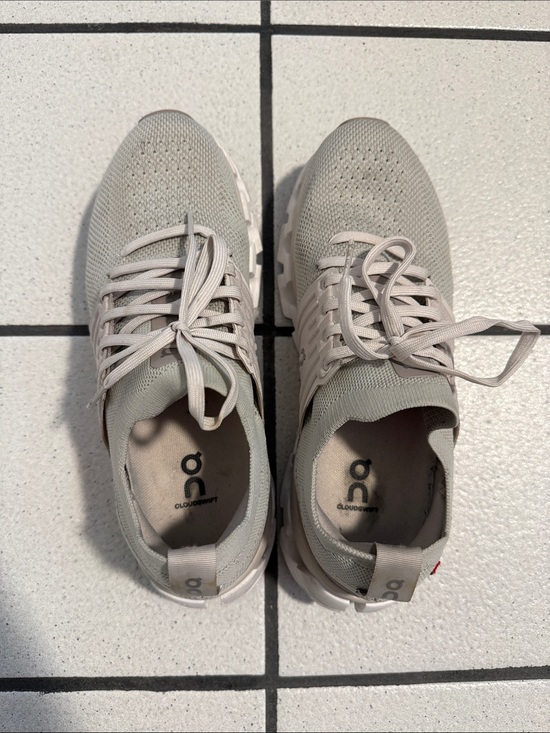 Shoes - On cloudswift 4 road-running shoes